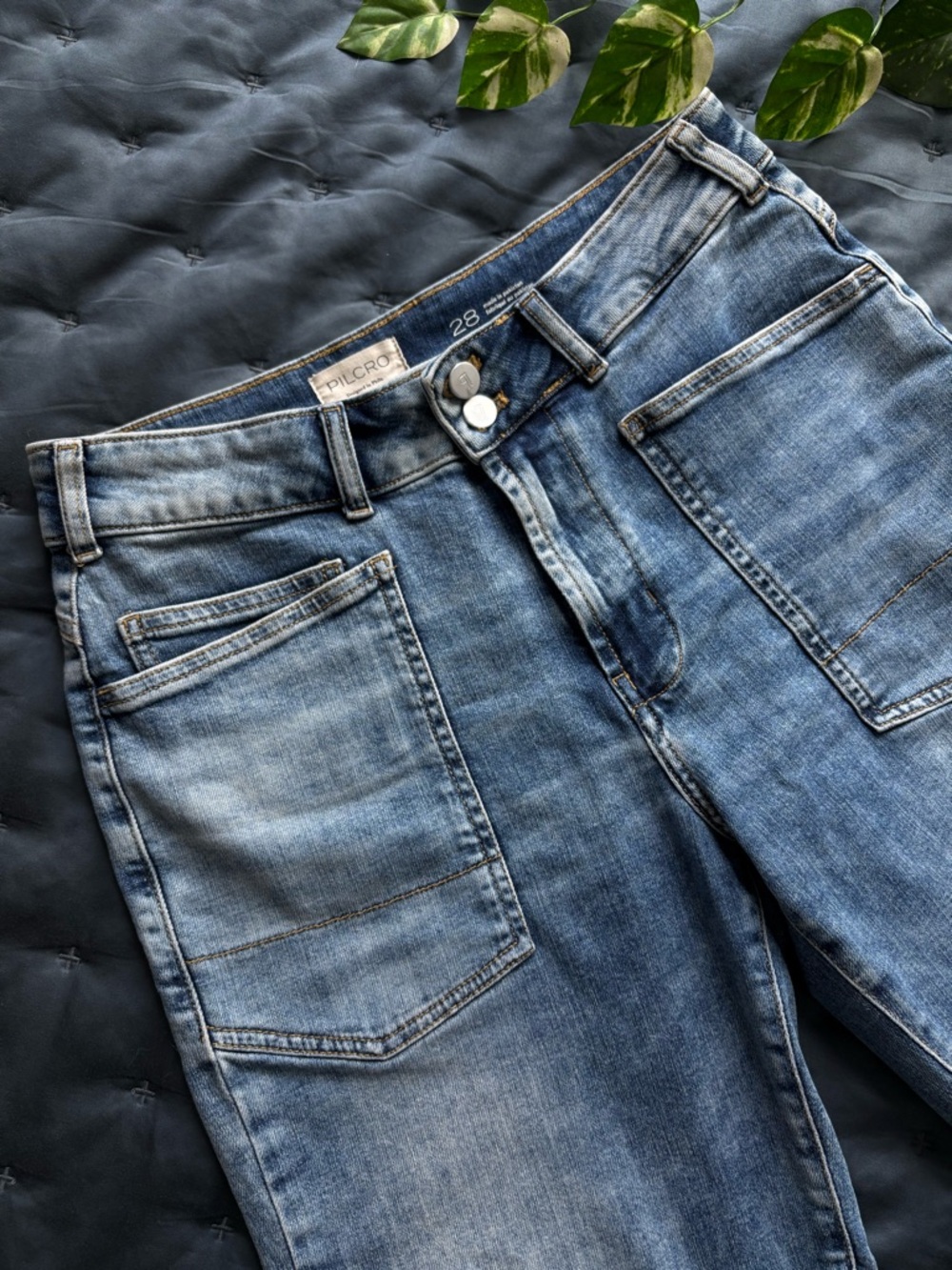 Pilcro by Anthropologie | Women’s The Wanderer Mid-Rise Relaxed Jeans Lonnie 28 - Picture 4 of 9